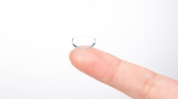 UpSide_Photo_handling-step3_auf-einem-Finger-2 NEW Size